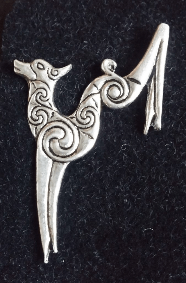 Pewter lapel pin - Leaping deer