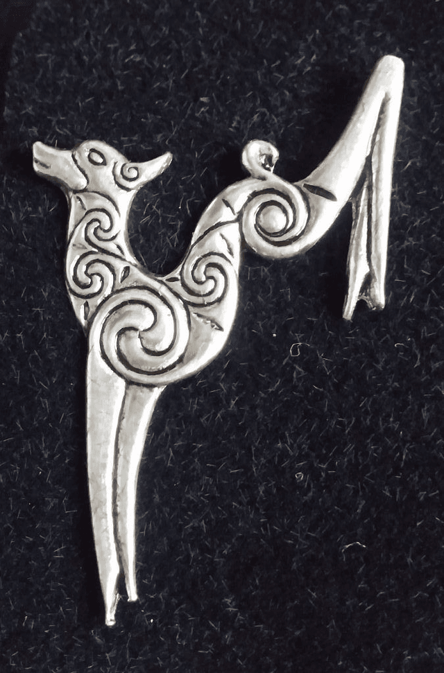 Pewter lapel pin - Leaping deer